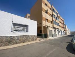 Piso en Calle Mercado, El Parador de las Hortichuelas (Roquetas de Mar, Almería). photo 0
