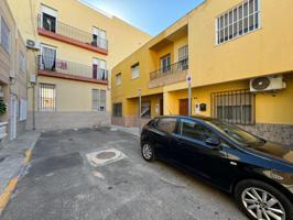 Encantador Adosado en Roquetas de Mar: Tu Oportunidad para Renovar y Crear el Hogar Soñado photo 0