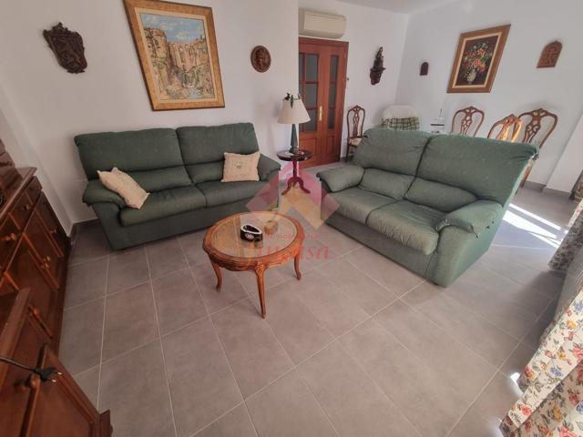 SE VENDE CASA CON COCHERA CERRADA EN PLENO CENTRO DE RONDA photo 0