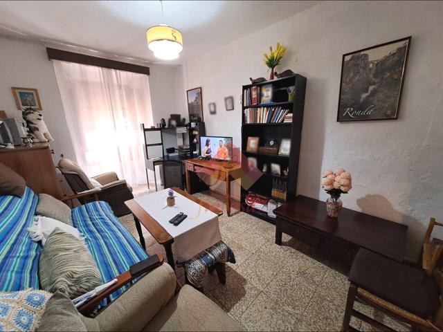 SE VENDE AMPLIO PISO EN PLENO CENTRO photo 0