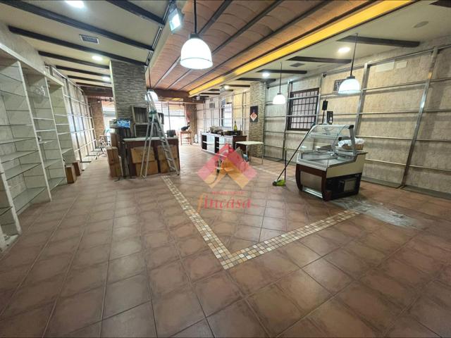 ALQUILER DE LOCAL EN ZONA FERIA photo 0