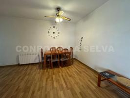 EXCEPCIONAL PISO-AMPLIO Y CON PISCINA COMUNITARIA photo 0