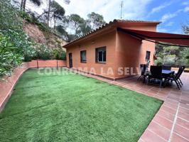 Preciosa casa con piscina climatizada en venta en Vidreres photo 0