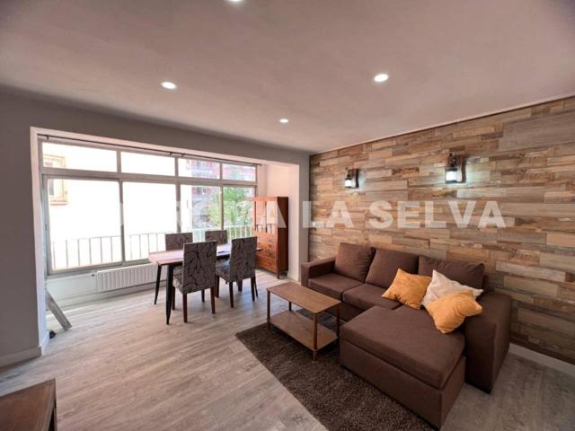 LINDO PISO TOTALMENTE REFORMADO--LLORET ZONA CENTRO photo 0
