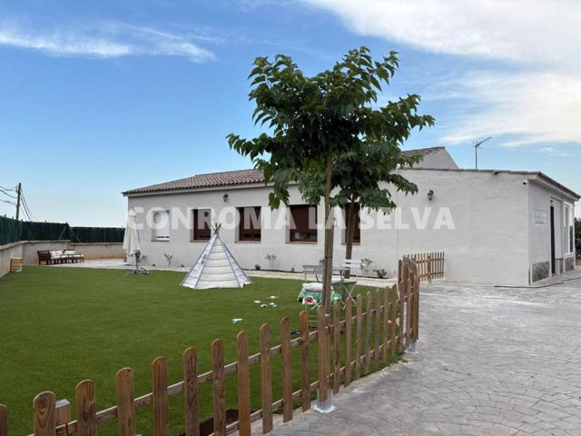 Venta de casa en Sils photo 0