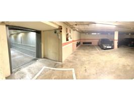 Plaza de parking para coche grande, acceso directo con ascensor desde la calle. Fácil maniobrabilidad photo 0