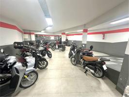 Local planta sótano. Destinado a taller de reparación de motocicletas. 290m2. Incluye la licencia de actividad y maquina photo 0