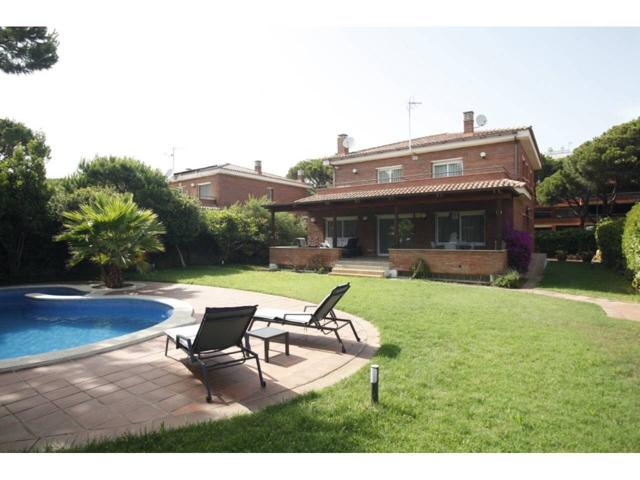 Exclusiva casa unifamiliar situada en la privilegiada zona de Gavà Mar, a 150 metros de la magnífica playa de Gavà, 494m photo 0