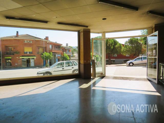 Nave comercial en traspaso en Centelles photo 0