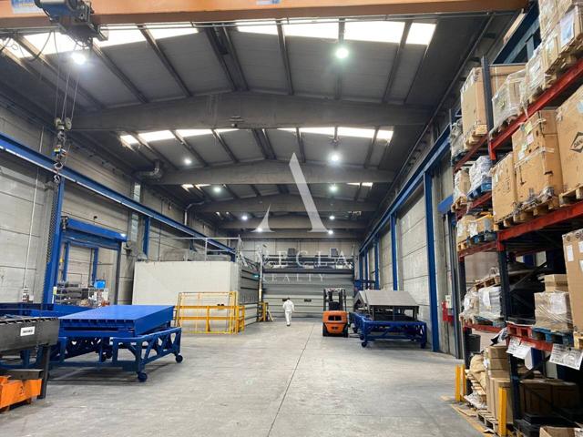 Nave industrial en alquiler en Parets del Valles photo 0
