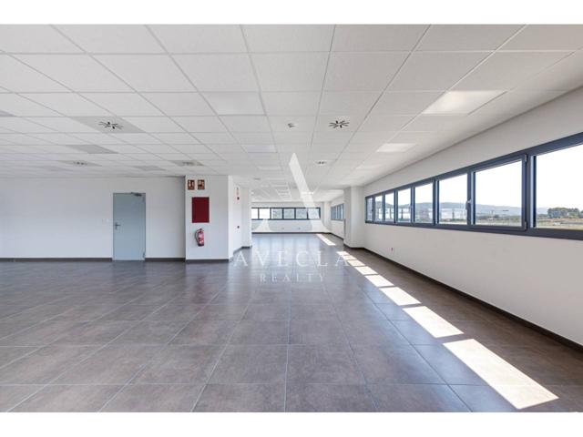 Nave proyecto llaves en mano de nueva construcción en Lliçà d'Amunt photo 0