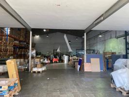 Nave industrial en Venta en Ripollet photo 0