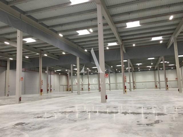 Nave industrial en alquiler en Zona de l'Estació photo 0