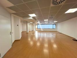 Oficina en Alquiler en Sant Cugat photo 0