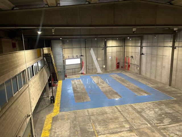 Nave Industrial en Alquiler en Montcada photo 0