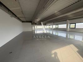 Nave Industrial en Alquiler en Badalona photo 0