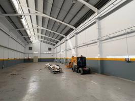Nave Industrial en Alquier en Badalona photo 0