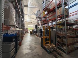 Nave Industrial en Alquiler en Badalona photo 0
