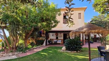 Impresionante hotel rural en venta en Alcaucín photo 0