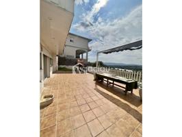 Casa en venta con piscina photo 0