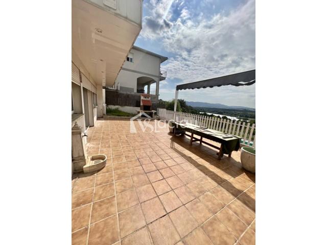 Casa en venta con piscina photo 0