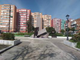 Plaza de aparcamiento en parking Maestro Victoria photo 0