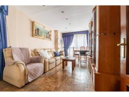 Piso reformado 3 dormitorios en el centro photo 0