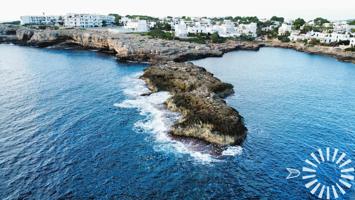 Parcela frente al mar en venta en Cala d&#x27;Or, Mallorca photo 0