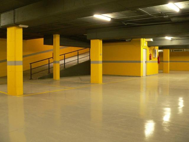 Aparcamiento en alquiler para vehículo pequeño photo 0