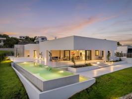 Villa En venta en Cabo Roig, Orihuela photo 0