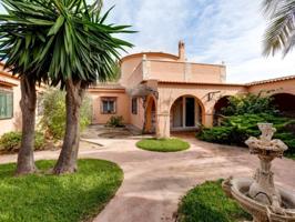 Villa En venta en Torrevieja photo 0