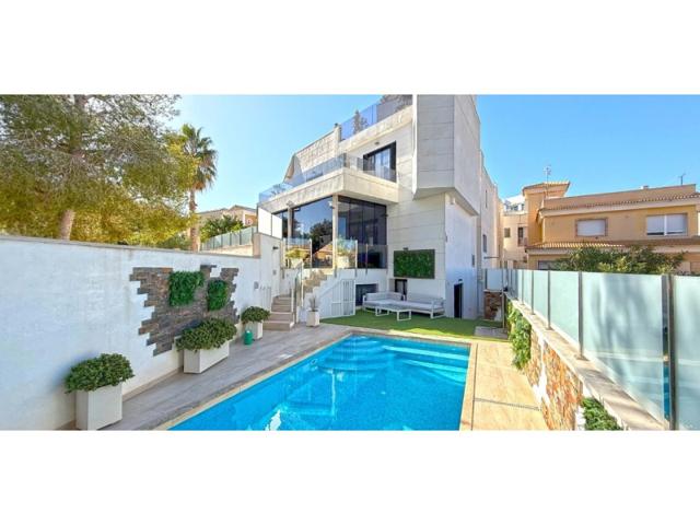 Villa En venta en Campoamor, Orihuela photo 0