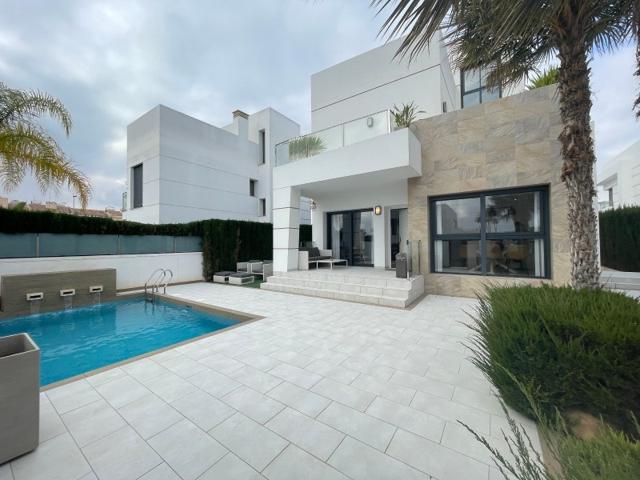 Villa En venta en Rojales photo 0