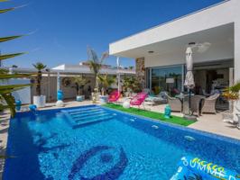 Unifamiliar Separadas En venta en Torrevieja photo 0
