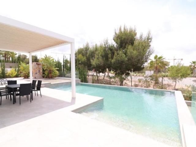 Unifamiliar Separadas En venta en Campoamor, Orihuela photo 0