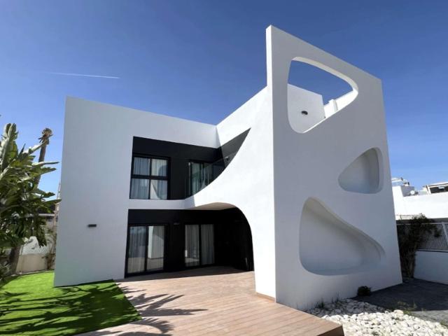 Villa En venta en Rojales photo 0