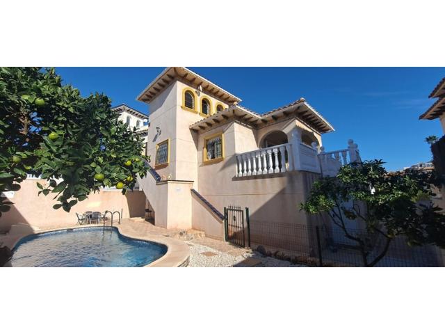 Villa En venta en Orihuela photo 0