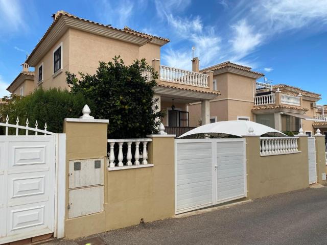 Villa En venta en Orihuela photo 0