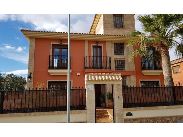 Unifamiliar Separadas En venta en Torrevieja photo 0
