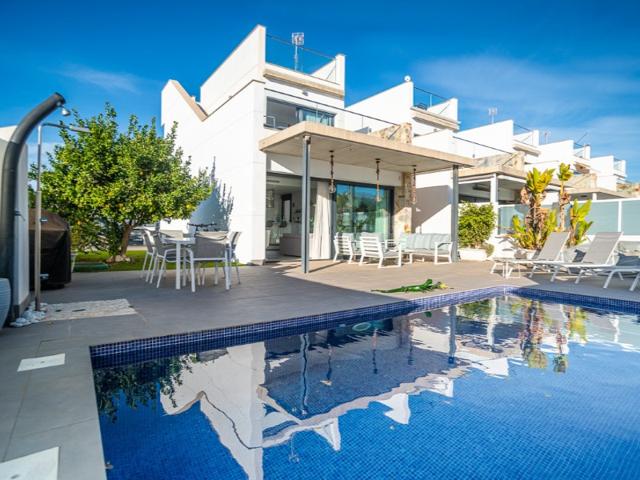Unifamiliar Separadas En venta en Lomas De Cabo Roig - Los Dolses, Orihuela photo 0