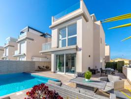 Villa En venta en Torreta Florida, Torrevieja photo 0