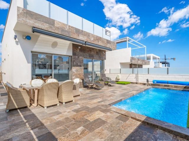Villa En venta en Orihuela photo 0