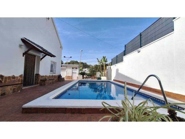 Villa En venta en Torrevieja photo 0