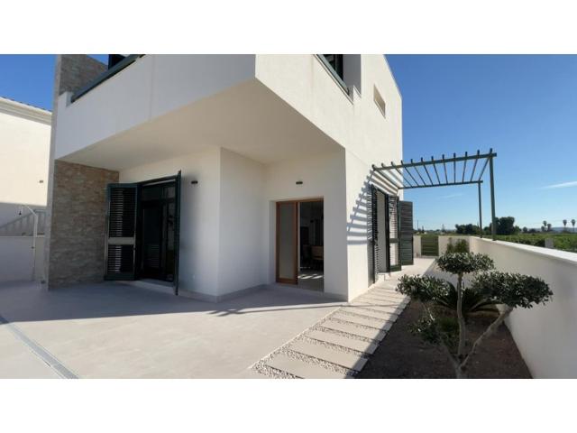 Villa En venta en Daya Nueva photo 0