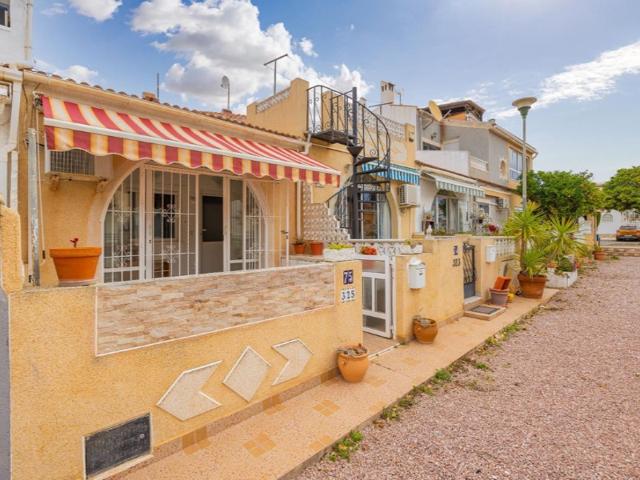 Casa De Campo En venta en Torrevieja photo 0