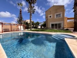 Villa En venta en Orihuela photo 0