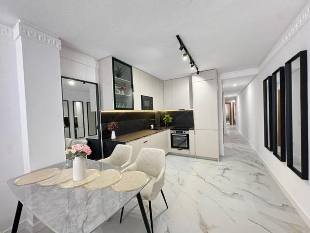 Piso En venta en Avenida Habaneras - Curva De Palangre, Torrevieja photo 0