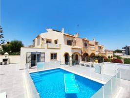 Villa En venta en Orihuela photo 0