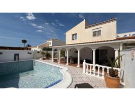Villa En venta en Torrevieja photo 0