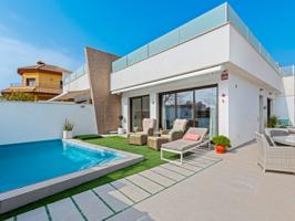 Villa En venta en Pilar De La Horadada photo 0